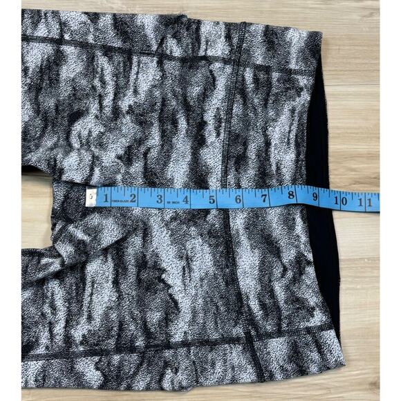 Lululemon Pace Rival Crop Tights 22” Luxtreme Hazy Days Black White sz 6 / S - Picture 15 of 15